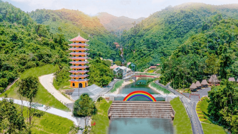 Khung cảnh nắng đẹp, trời xanh tại khu du lịch Tre Việt vào thời điểm lý tưởng để tham quan và vui chơi.